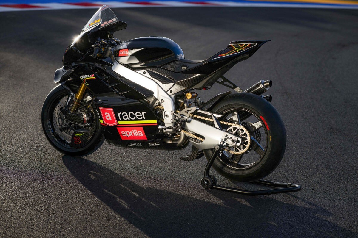 Volete comprare una MotoGP? Adesso c'è l'Aprilia RSV4 X ex3ma